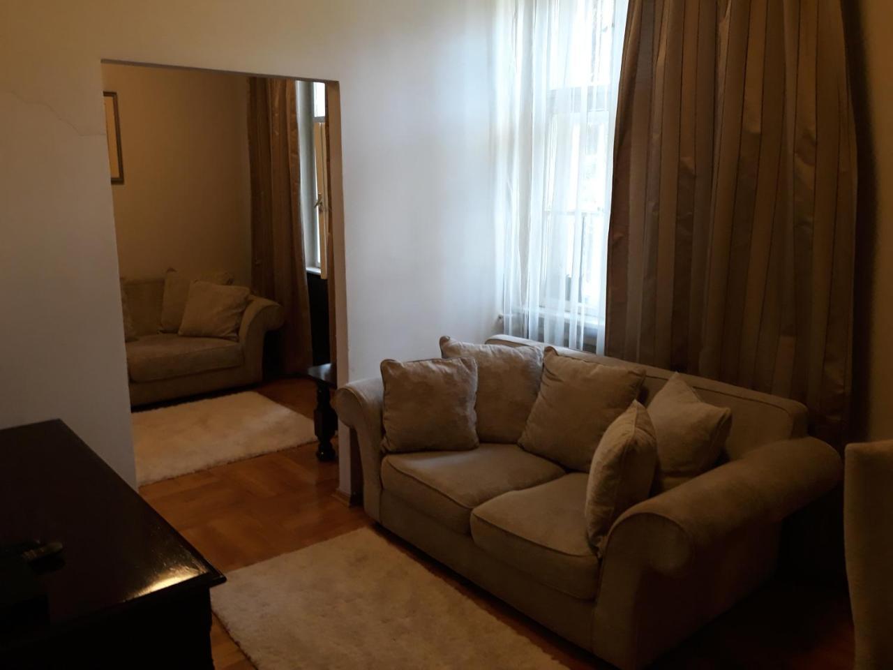 Dvorac Fantast Panzió Óbecse Kültér fotó